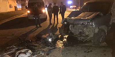 İnegöl'de kamyon ile hafif ticari aracın çarpışması sonucu 1 kişi yaralandı