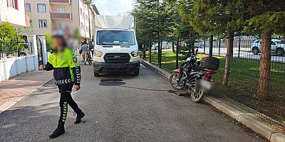 İnegöl’de Kamyonet ile Motosiklet Çarpıştı: 1 Ağır Yaralı