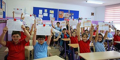 İNEGÖL'DE KARNE HEYECANI