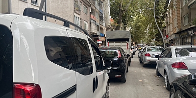 İnegöl’de Kasım Efendi Caddesi’nde trafik kilitlendi