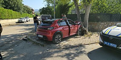 İnegöl’de Kavşakta Kaza: 2 Yaralı
