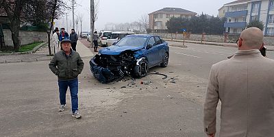 İnegöl’de Maddi Hasarlı Kaza