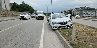 İnegöl’de Minibüs ile Otomobil Çarpıştı: 1 Yaralı