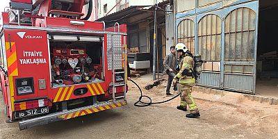 İnegöl’de Mobilya İmalathanesinde Yangın Paniği