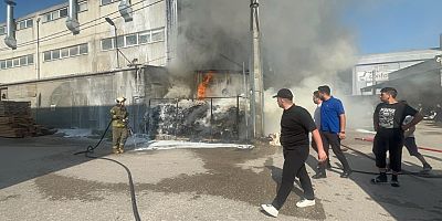 İnegöl’de Mobilya Sokakta Yangın Paniği