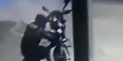 İnegöl’de motosiklet hırsızlığı kamerada