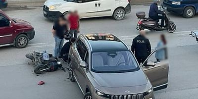 İnegöl’de Motosiklet ile Otomobil Çarpıştı: 1 Kişi Hafif Yaralandı