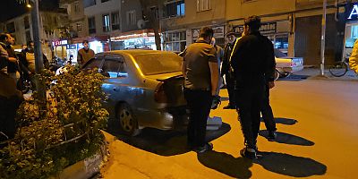 İnegöl’de motosiklet otomobile çarptı: 1 yaralı