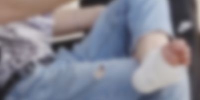 İnegöl’de Odun Keserken Baltayla Bacağını Yaraladı