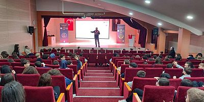 İnegöl’de Öğrencilere Siber Farkındalık Eğitimi