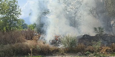 İnegöl’de Otluk ve Ağaçlık Alanda Yangın