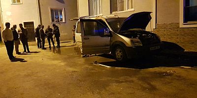 İNEGÖL'DE OTO YANGINI KONTROL ALTINA ALINDI