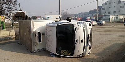 İnegöl’de otomobil ile kamyonet çarpıştı