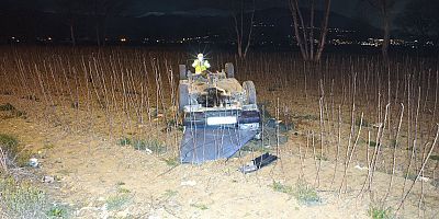 İnegöl’de Otomobil Tarlaya Uçtu: Sürücü Hafif Yaralandı