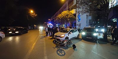 İnegöl’de otomobile motosikletin karıştığı kazada 2 kişi yaralandı.