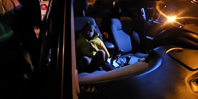 İNEGÖL'DE OTOMOBİLİN İÇİNDE KİLİTLİ KALAN ÇOCUK KURTARILDI