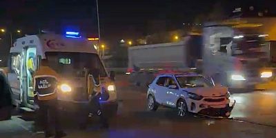 İnegöl'de otomobiller çarpıştı: 1'i çocuk 3 yaralı