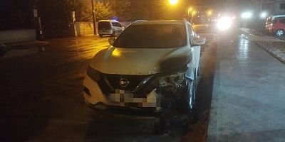 İNEGÖL'DE PARK HALİNDE OTOMOBİL ALEV ALDI