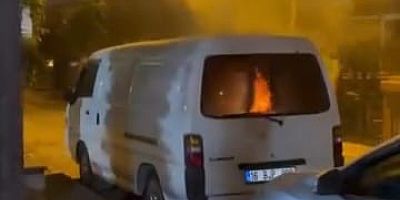 İnegöl’de Park Halindeki Minibüste Yangın