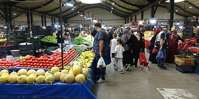 İnegöl’de Pazar fiyatları el yakıyor