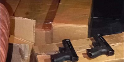 İnegöl'de Ruhsatsız Silah Operasyonu: 150 Tabanca Ele Geçirildi