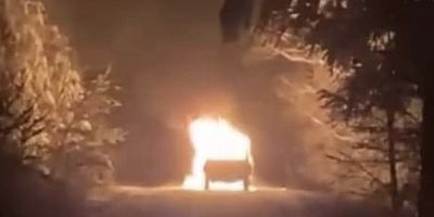 İnegöl’de Seyir Halindeki Otomobil Yandı