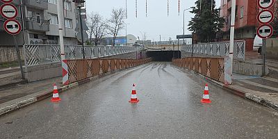 İnegöl’de Şiddetli Yağış Alt Geçidi Sular Altında Bıraktı