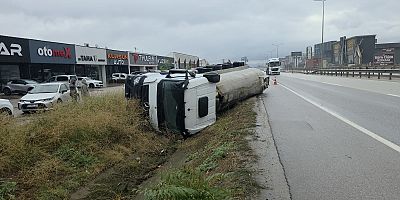 İNEGÖL’DE SIVI TUZ YÜKLÜ TANKER DEVRİLDİ: 1 YARALI