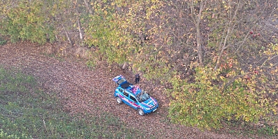 İnegöl’de tarlada yaktığı ateşin başında uyuyan kişi alevlerin arasında kaldı