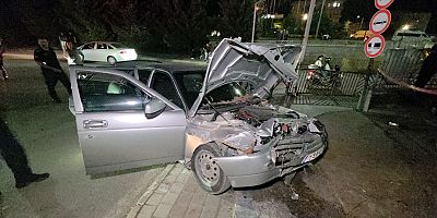 İnegöl’de Tek Taraflı Kaza: Sürücü Araçta Sıkıştı