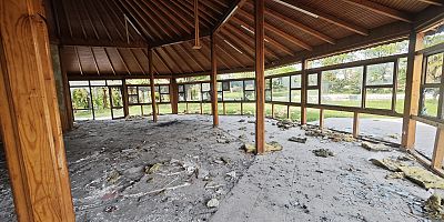 İnegöl’de Terk Edilen Kafeterya Uyuşturucu Bağımlılarının Uğrak Noktası Haline Geldi