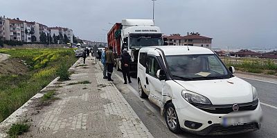 İnegöl’de tırın Çarptığı  kamyonetteki 1 kişi yaralandı