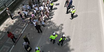 İnegöl’de Trafik Haftası Etkinliği: Öğrenciler ve Polis El Ele