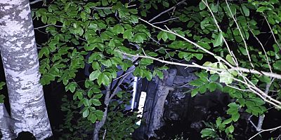 İnegöl’de Uçuruma Yuvarlanan Otomobilde 3 Kişi Yaralandı