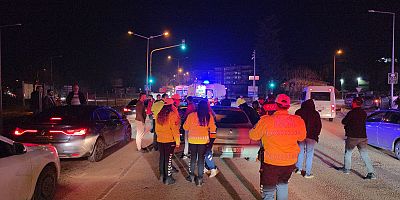 İNEGÖL’DE ZİNCİRLEME KAZA: 3 ARAÇ ÇARPIŞTI, 4 YARALI