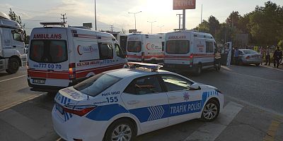 İnegöl’de zincirleme kazada 1’i ağır 2 kişi yaralandı