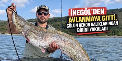 İNEGÖL’DEN AVLANMAYA GİTTİ, GÖLÜN REKOR BALIKLARINDAN BİRİNİ YAKALADI