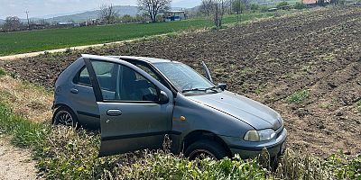 İnegöl’deotomobil tarlaya uçtu: 1 yaralı