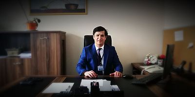 İnegöl Devlet Hastanesi Başhekim Yardımcısı ailesi ile birlikte aracıyla şarampole yuvarlandı