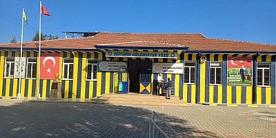 İNEGÖL FENERBAHÇELİLER DERNEĞİ HAMAMLI KÖYÜ İLK VE ORTA OKULU SARI LACİVERT’E BOYANDI