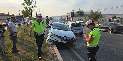 İnegöl D200 Karayolunda Kaza: 2 Araç Çarpıştı, 1 Kişi Yaralandı