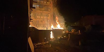 İnegöl Mahmudiye Mahallesi'nde Boş Evin Bahçesinde Yangın