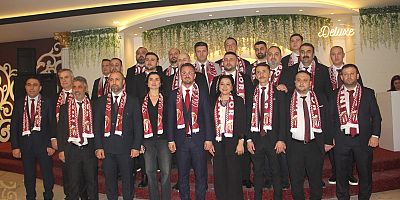 İnegöl Mobilyacılar Odası’nda Tarihi Değişim: 20 Yıllık Başkan Sandıkta Devrildi