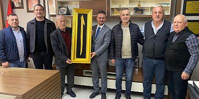 İnegöl Mobilyacılar Odası’nda Birlik Ruhu: Altuntepe Eski Başkanlarla Bir Arada