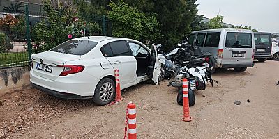 İnegöl OSB’de İki Otomobil Çarpıştı: 4 Yaralı, 5 Motosiklet ve 1 Araç Hasar Gördü