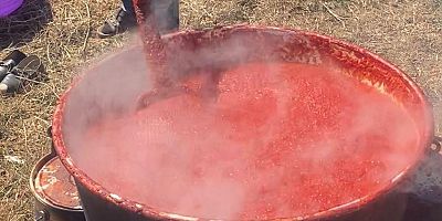 İnegöl sokaklarında ‘salça’ sezonu başladı