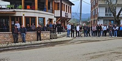 İnegöl’ün Gündüzlü Mahallesi Gençleri, Dua Eşliğinde Askerliğe Uğurlandı