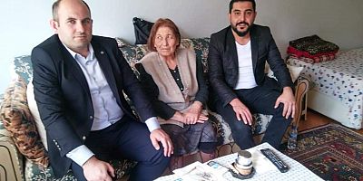 İNEGÖL'ÜN İLK BELEDİYE BAŞKANLARINDANDI KIZINI ZİYARET ETTİLER