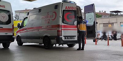 İnegöl-Yenişehir yolunda hafif ticari araçla çarpışan motosikletin sürücüsü hayatını kaybetti 