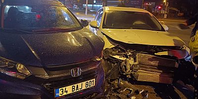 İnegöl–Yenişehir Yolunda İki Araç Çarpıştı: 1 Yaralı